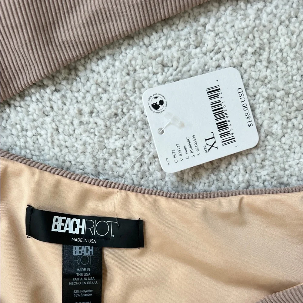 BEACH RIOT one piece- size XL - Picture 5 of 5